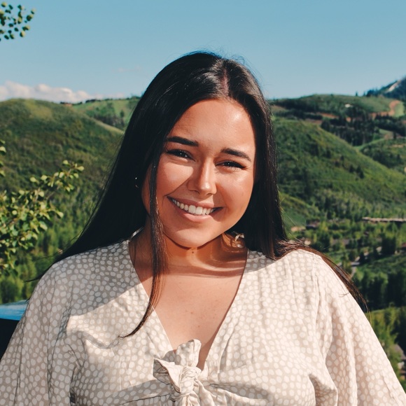 Meet your Posher, Olivia - Picture 1 of 1